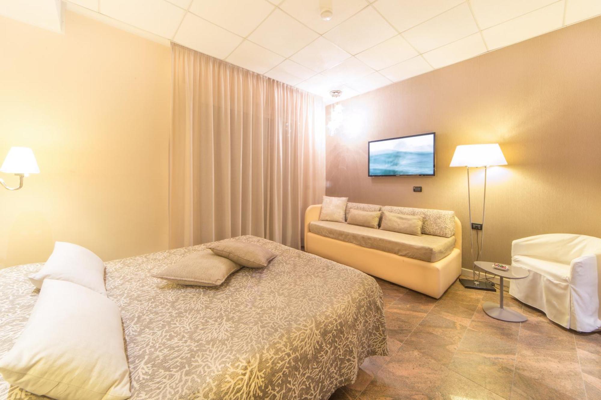 Hotel Torino Wellness & Spa Diano Marina Room photo